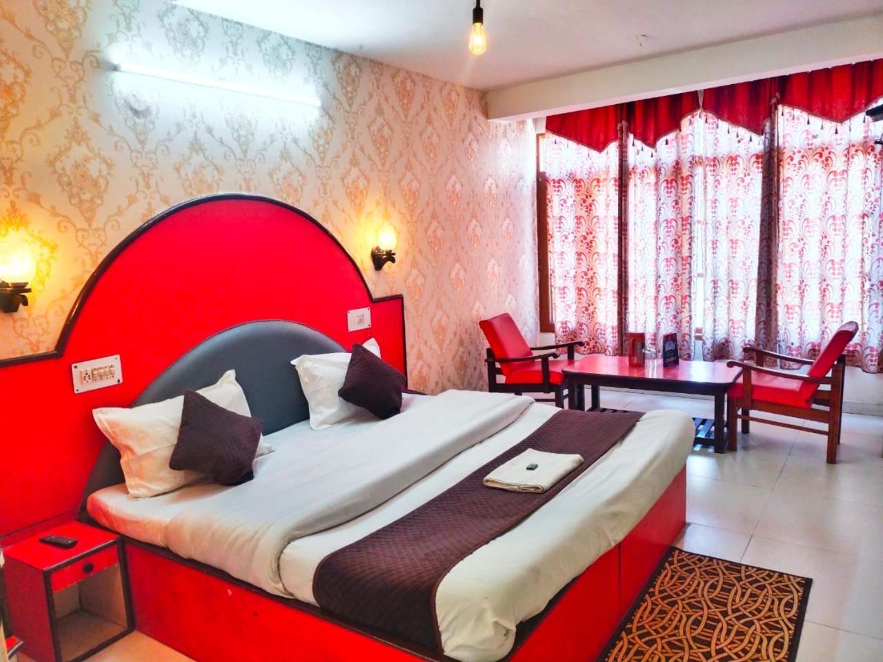 Hotel Gilbert Mountain View Manāli エクステリア 写真