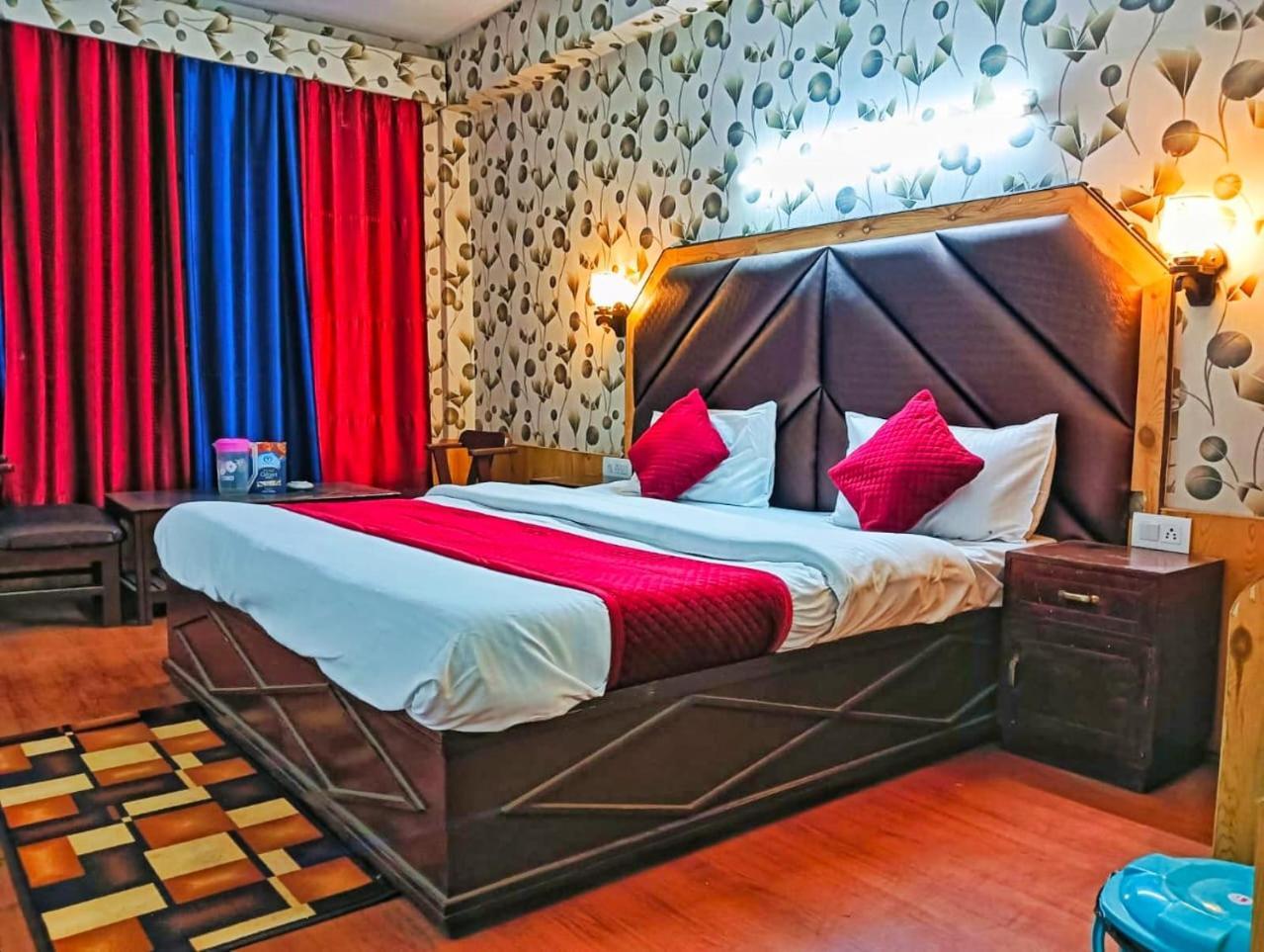 Hotel Gilbert Mountain View Manāli エクステリア 写真